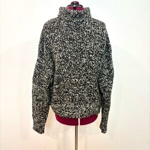 Zara Knit Wool Black & White Heavy Weight Sweater sz M